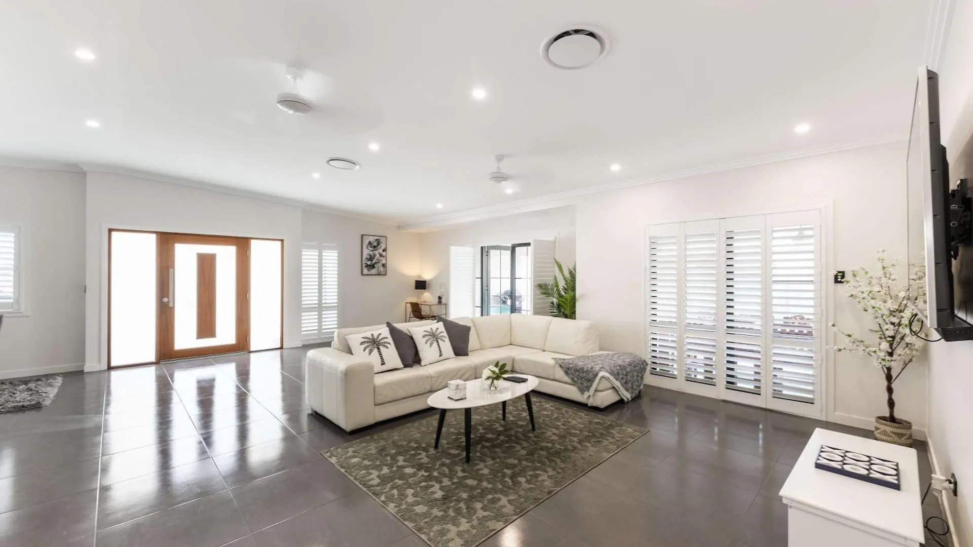 Magic On Macarthur Rosslea